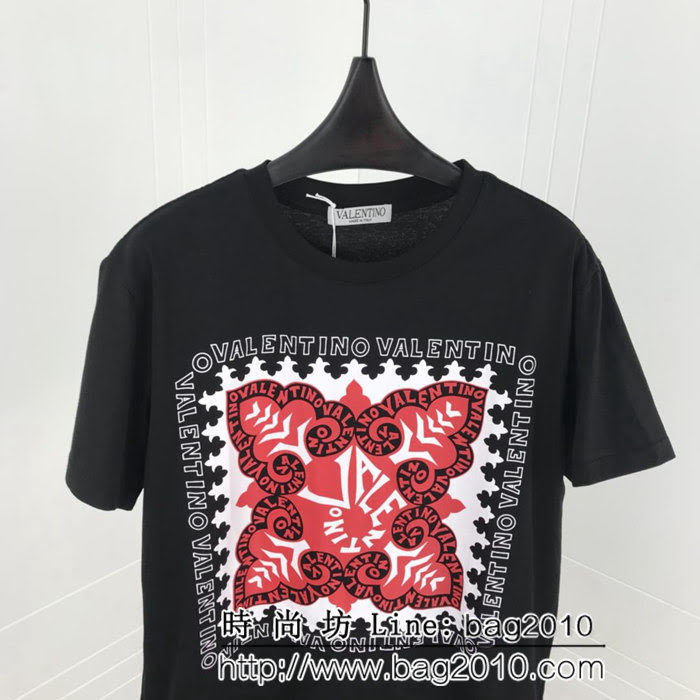 Valentino 華倫天奴 19ss早春新款 官網同步發售 蝴蝶圖騰印花短袖 定制精梳棉面料 男女同款 ydi2382